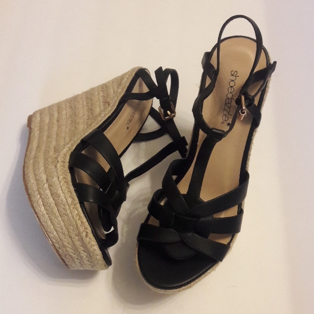 Shoe Dazzle/ Black/ Strappy / Wedge Sandals